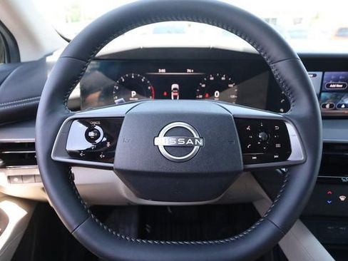 Certified 2025 Nissan Murano SV FWD image 11