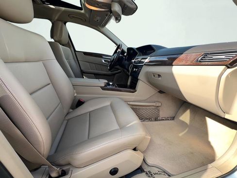 Used 2013 Mercedes-Benz E 350 Sedan image 29