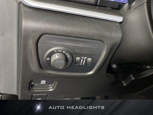 Used 2024 Jeep Grand Cherokee L Altitude AWD/4WD image 25