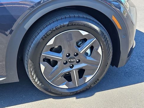 Used 2025 Kia EV6 Light w/ Light LR Technology Package RWD image 12