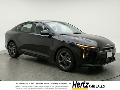 Used 2025 Kia K4 LXS image 1