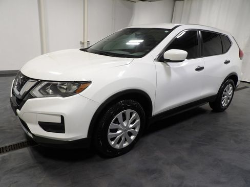 Used 2020 Nissan Rogue S FWD image 4