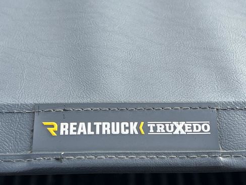 Used 2019 Nissan Titan S image 39