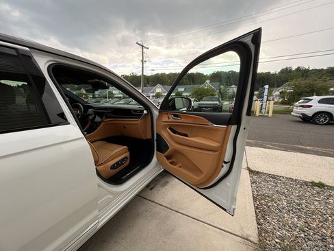 Used 2022 Jeep Grand Cherokee Summit AWD/4WD image 55