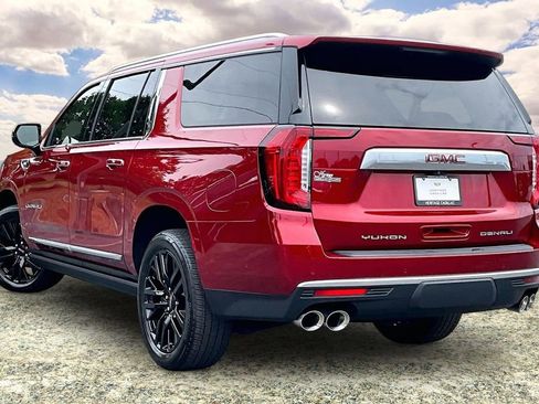 Used 2024 GMC Yukon XL Denali w/ Denali Reserve Package AWD/4WD image 4