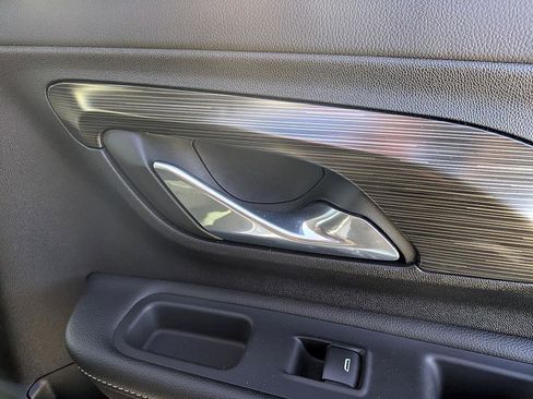 Used 2024 GMC Terrain SLE image 29