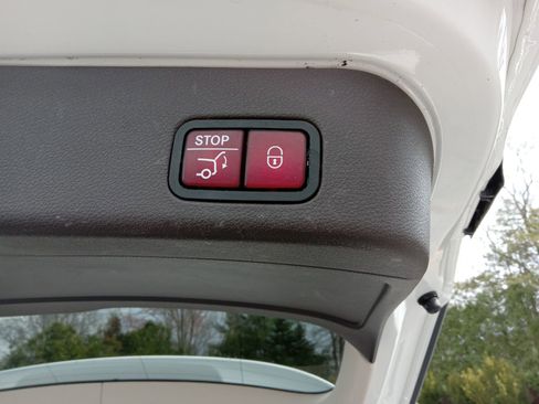 Used 2019 Mercedes-Benz GLE 400 4MATIC image 23