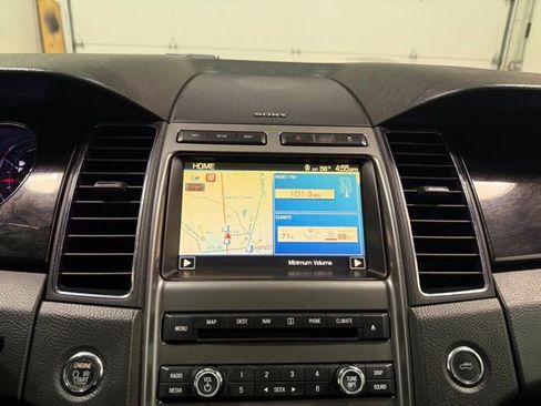 Used 2010 Ford Taurus Limited image 16