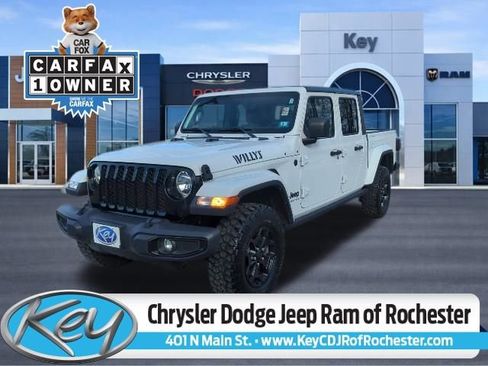 Used 2023 Jeep Gladiator Willys image 1