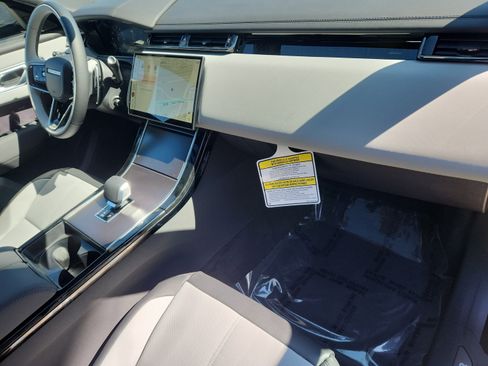 New 2026 Land Rover Range Rover Velar Dynamic SE image 28