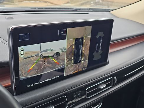 Certified 2023 Lincoln Nautilus Reserve w/ Equipment Group 201A image 17