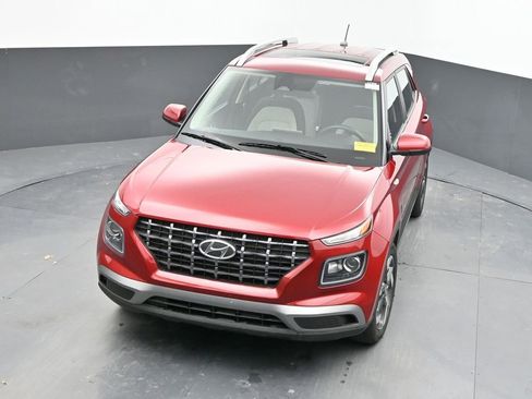 Used 2025 Hyundai Venue SEL image 54