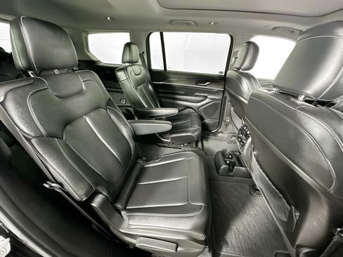 Used 2023 Jeep Grand Cherokee L Limited RWD image 29