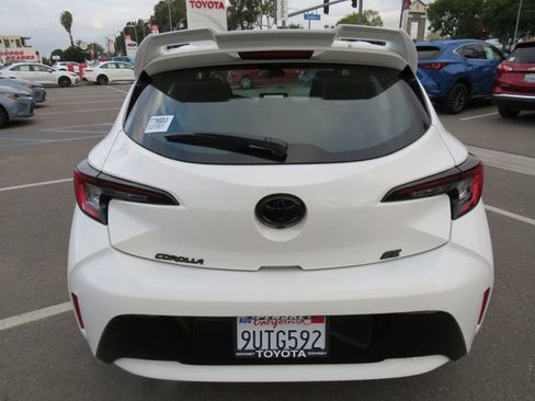 Certified 2025 Toyota Corolla SE w/ SE Package image 9