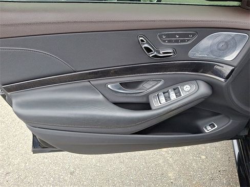 Used 2019 Mercedes-Benz S 560 Sedan image 9