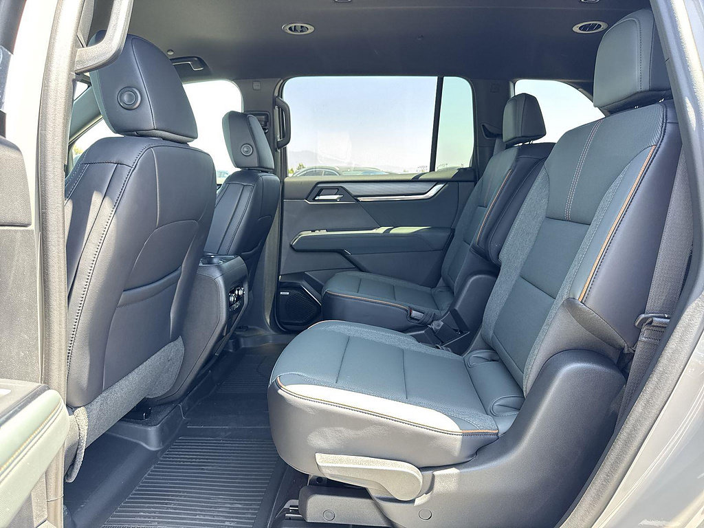 New 2026 GMC Acadia AT4 w/ Luxury Package AWD/4WD image 24