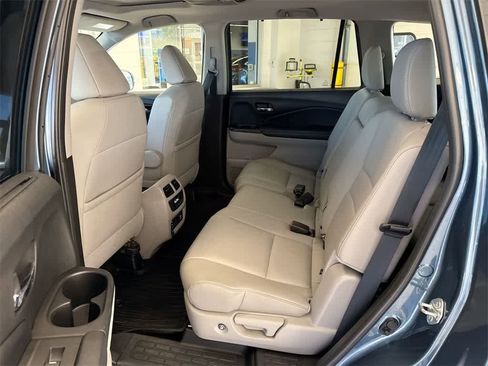 Certified 2017 Honda Pilot Touring image 20