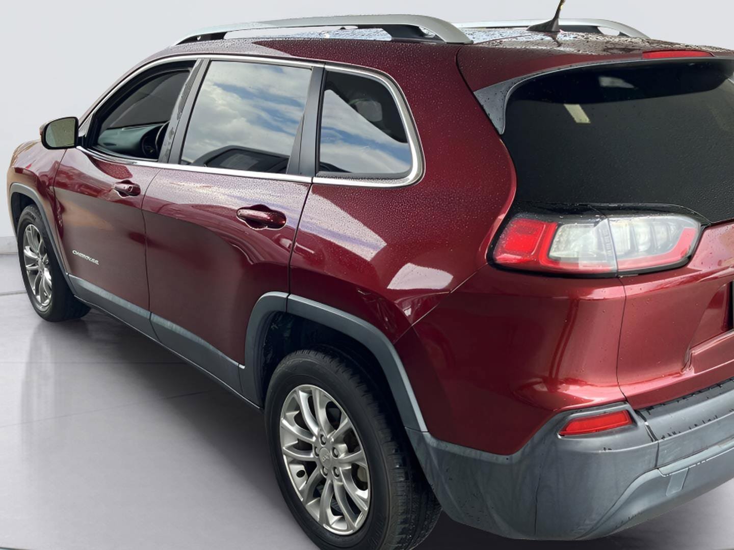 Used 2019 Jeep Cherokee Latitude Plus FWD image 4
