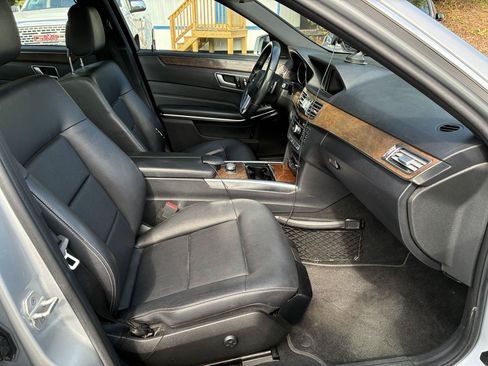 Used 2014 Mercedes-Benz E 350 4MATIC Sedan image 17