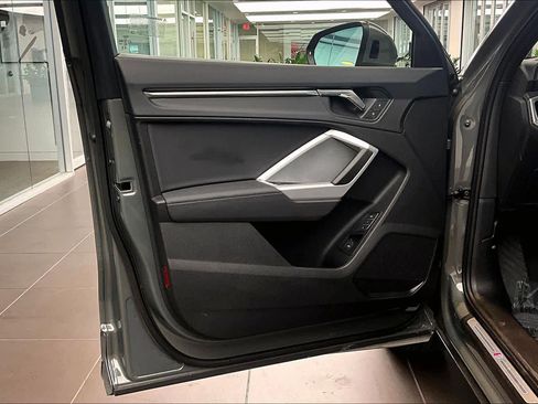Certified 2025 Audi Q3 2.0T Premium w/ Convenience Package image 22