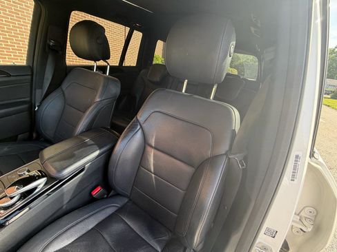 Used 2017 Mercedes-Benz GLS 450 4MATIC image 10