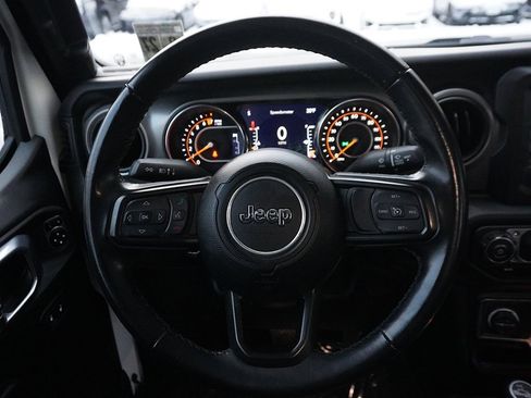 Used 2022 Jeep Gladiator Sport image 38
