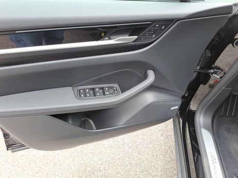 New 2026 Porsche Macan Electric image 25