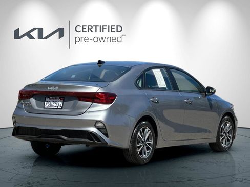Certified 2023 Kia Forte LXS FWD image 4