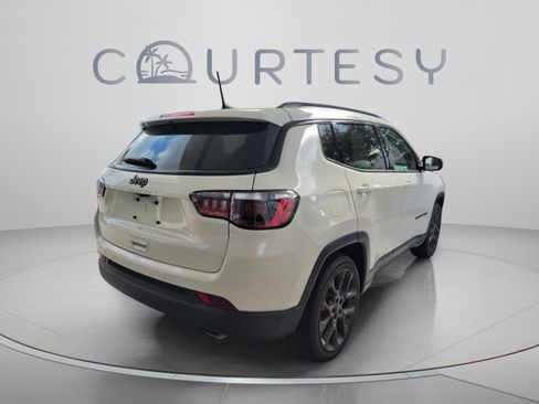 Certified 2021 Jeep Compass Latitude w/ Sun and Sound Group FWD image 3
