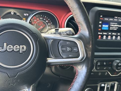 Used 2020 Jeep Wrangler Unlimited Rubicon w/ Cold Weather Group AWD/4WD image 29