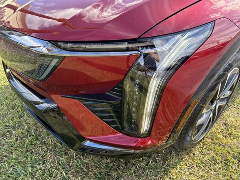 New 2026 Cadillac Optiq Sport 2 image 9