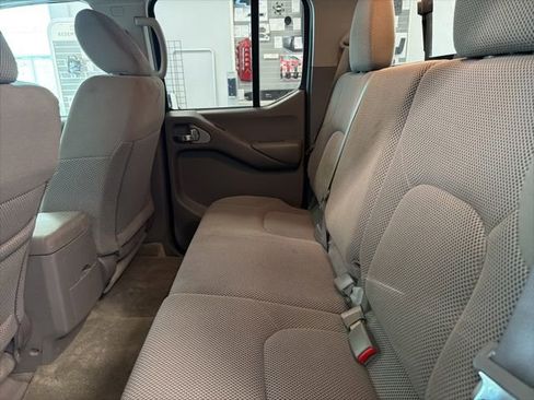 Used 2016 Nissan Frontier SV AWD/4WD image 21