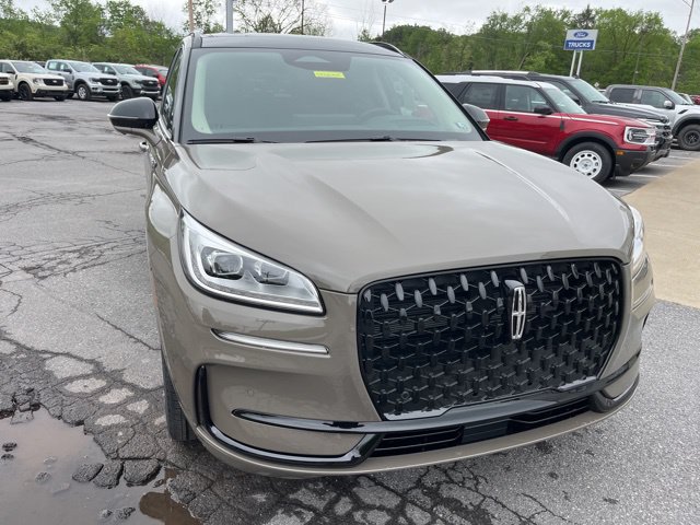 New 2025 Lincoln Corsair Reserve w/ Equipment Group 202A AWD/4WD image 11