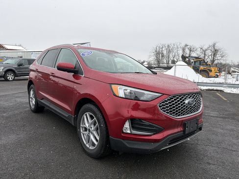 Used 2023 Ford Edge SEL w/ Convenience Package image 3