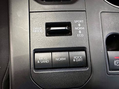 Certified 2024 Toyota Highlander LE AWD/4WD image 26