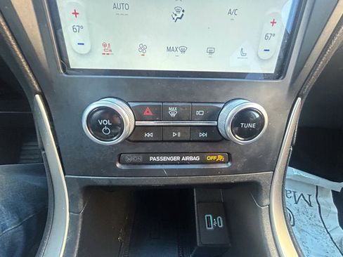 Used 2023 Ford Edge SEL w/ Convenience Package image 19