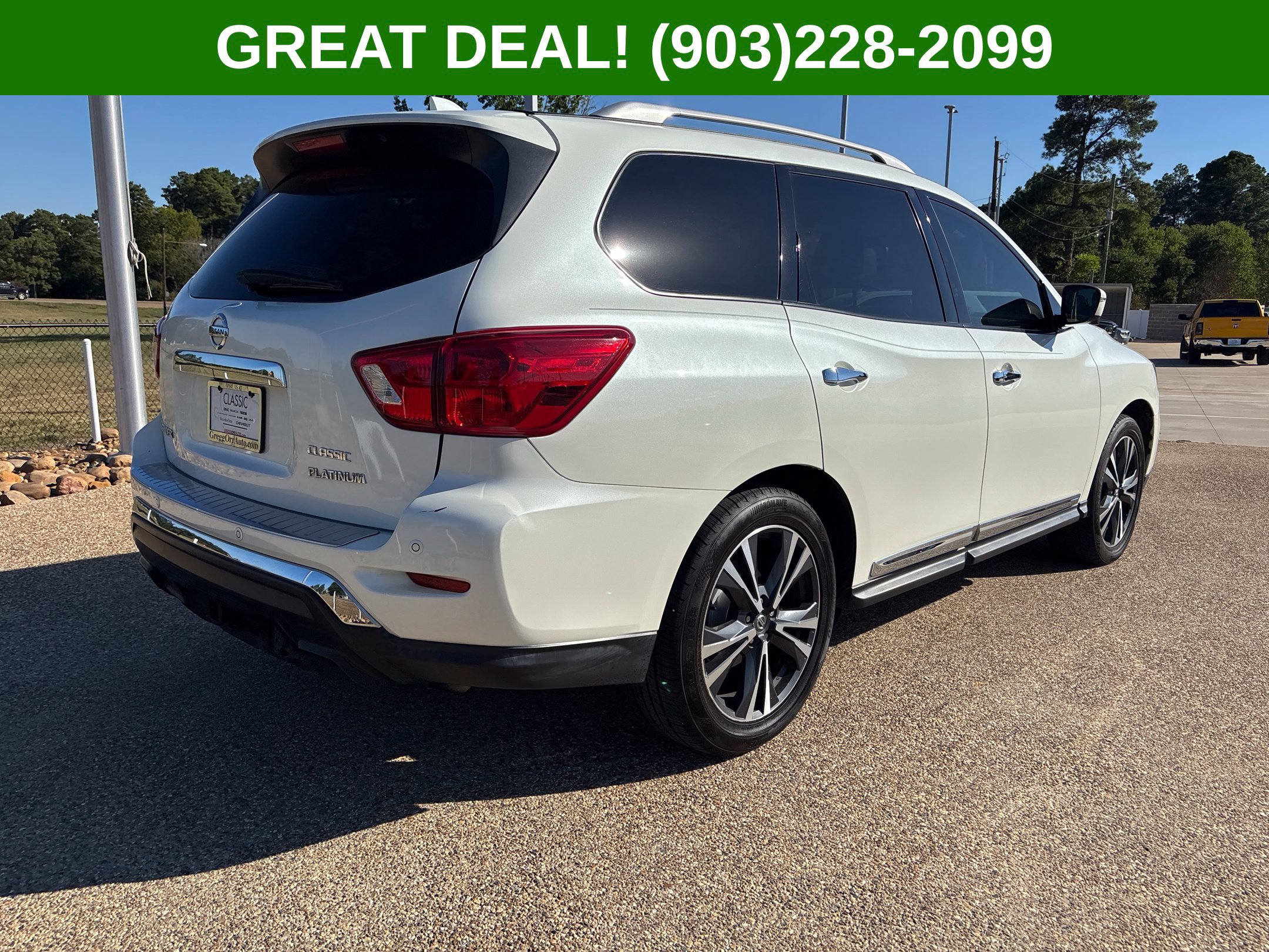 Used 2019 Nissan Pathfinder Platinum FWD image 14