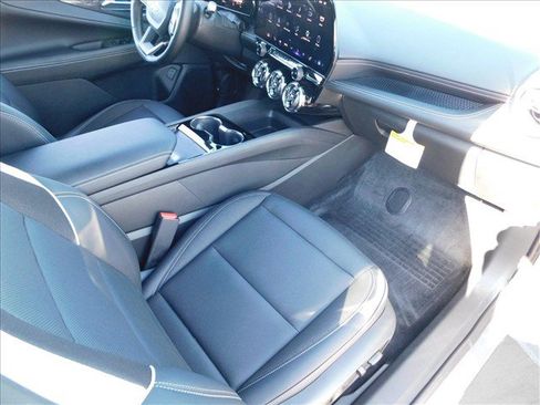 Used 2025 Chevrolet Blazer EV LT AWD/4WD image 29