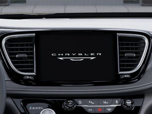 New 2027 Chrysler Pacifica Select FWD image 18