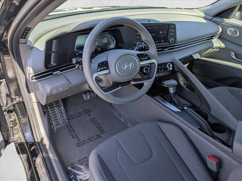 Certified 2025 Hyundai Elantra Sport FWD image 10