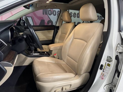 Used 2016 Subaru Outback 3.6R Limited image 18