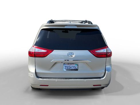 Used 2017 Toyota Sienna Limited Premium AWD/4WD image 4