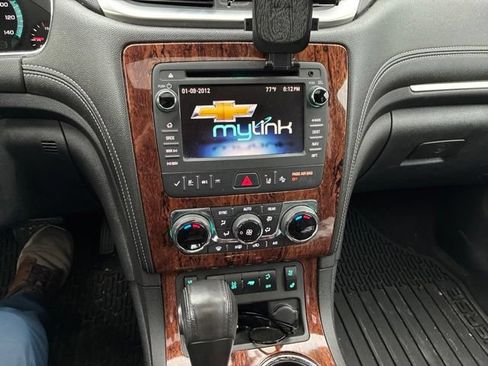 Used 2014 Chevrolet Traverse LTZ FWD image 14