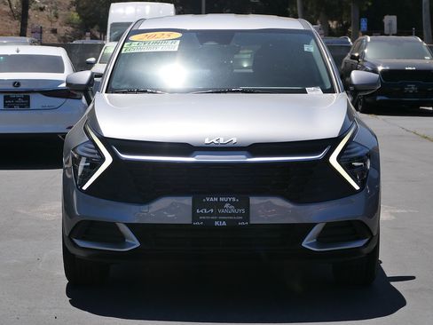 Used 2025 Kia Sportage LX FWD image 6