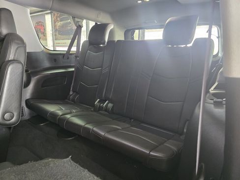 Used 2017 Cadillac Escalade ESV Premium Luxury image 12