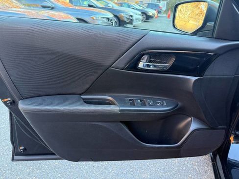 Used 2017 Honda Accord LX image 14
