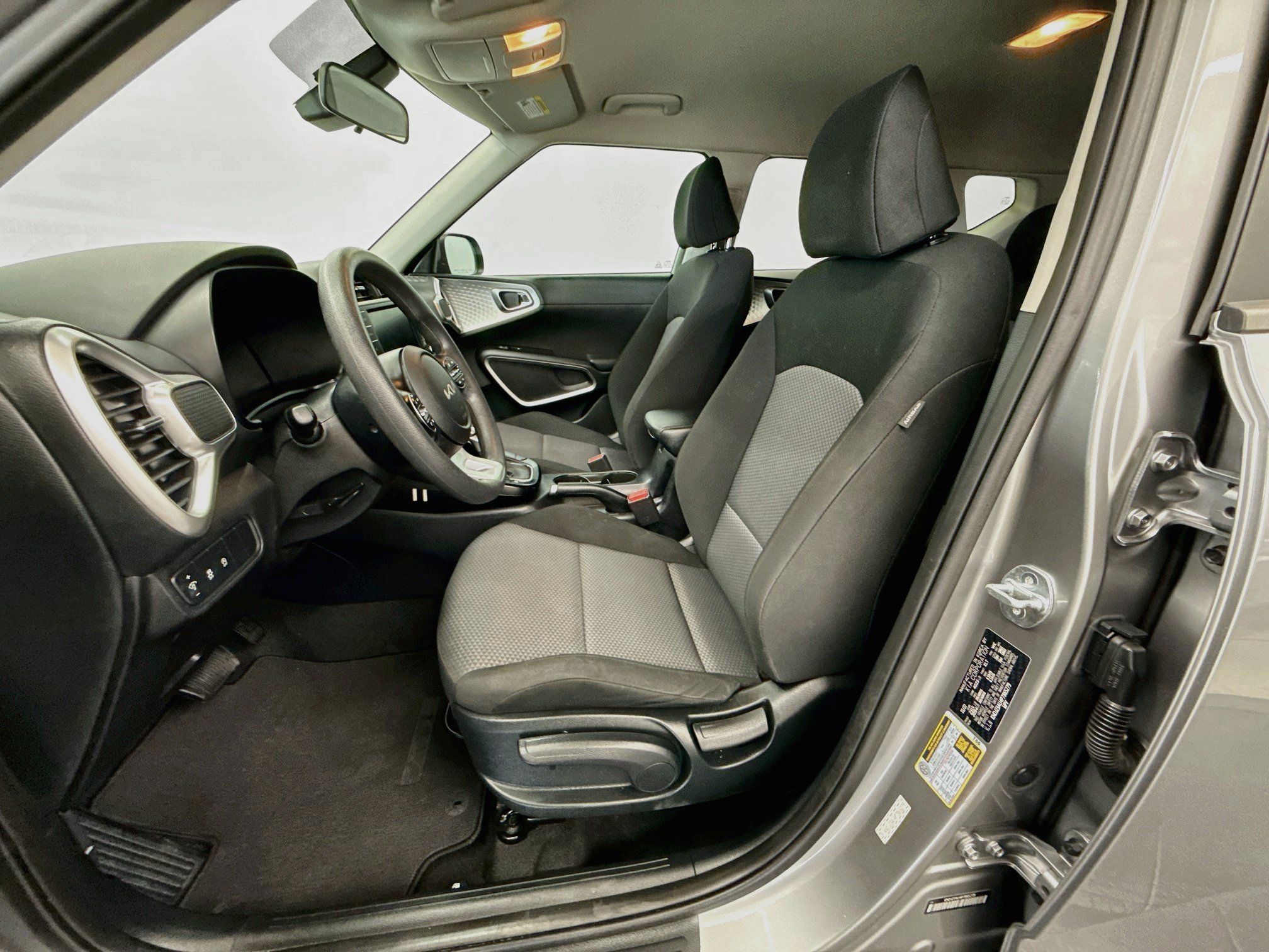 Used 2023 Kia Soul LX FWD image 13