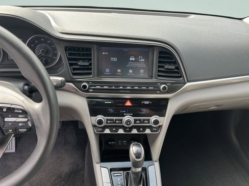 Used 2020 Hyundai Elantra SEL FWD image 13
