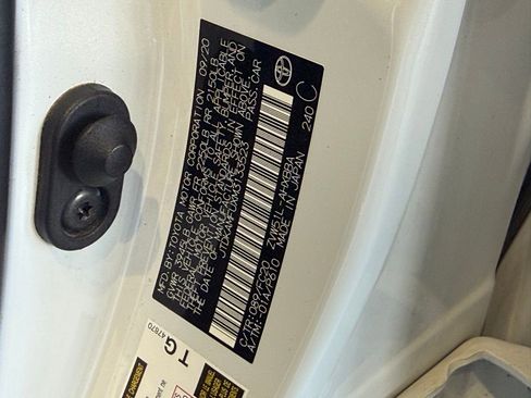 Certified 2021 Toyota Prius L Eco image 35