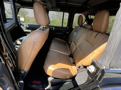 Used 2021 Jeep Wrangler Unlimited Sahara w/ Cold Weather Group AWD/4WD image 23
